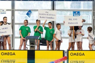 [Regionalno prvenstvo za početnike]

Na 25-metarskom bazenu Športskog centra Višnjik u Zadru, u subotu 28. veljače 2026. godine održano je Regionalno prvenstvo Hrvatske – Regija 1 (Plivaton Regije 1) za kategoriju početnika. U konkurenciji 165 plivača i plivačica iz 11 dalmatinskih klubova, Plivački klub Marina Kaštela predstavljalo je 14 natjecatelja.

U kategoriji početnika nastupaju dječaci i djevojčice rođeni 2016. godine i mlađi, a natjecanje se održalo u dva dijela programa. Na rasporedu su bile discipline 100 m mješovito, 25 m i 50 m u sve četiri plivačke discipline te štafete 4×50 m slobodno i 4×50 m mješovito u muškoj i ženskoj konkurenciji.

Najuspješniji:

Stipe Runje
3.mj. 100m mješovito
3.mj. 50m prsno
5.mj. 50m leđno
5.mj. 25m leptir
6.mj. 25 m slobodno

Arianna Katić
6.mj. 50m leđno
9.mj. 50m prsno
9.mj. 25m leđno

Solomiia Trunova
8.mj. 25m leđno
9.mj. 25m prsno
10.mj. 50m leđno

4x50m slobodno početnice 4.mj. ( Arianna Katić, Alesandra Andrić, Lara Jakus, Solomiia Trunova )

4x50m slobodno početnici 5.mj. ( Stipe Runje, Toni Topić, Mario Vukasović i Miron Igor Staszkiewiczs )

4x50m mješovito početnica 5.mj. ( Solomiia Trunova,  Lara Jakus, Arianna Katić i Alesandra Andrić )

4x50m mješovito 5mj. početnici ( Mario Vukasović, Toni Topić,  Stipe Runje i Miron Igor Staszkiewiczs )

BRAVO!💚